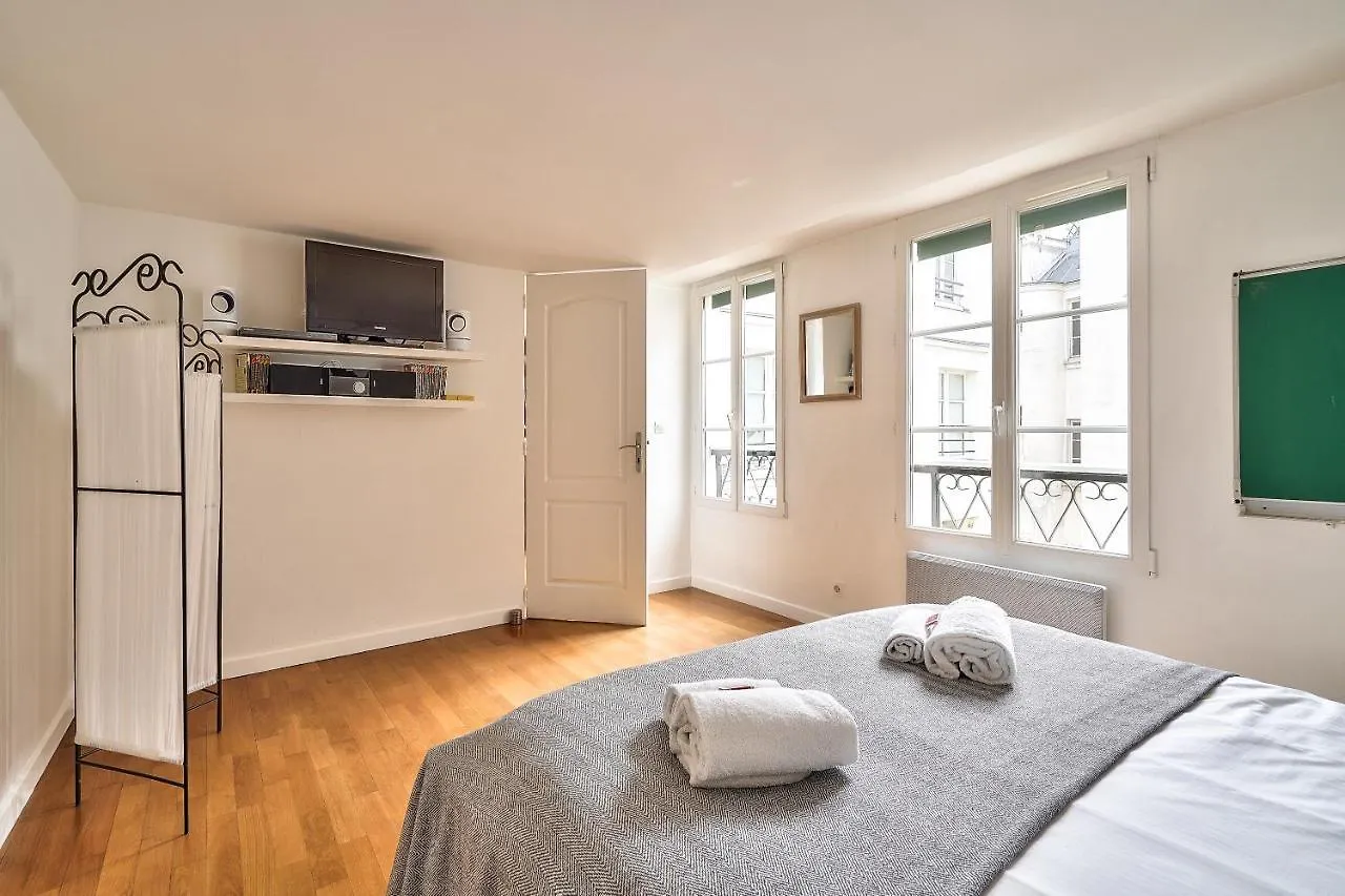 Апартаменты The Perfect Parisian 2 Bdrs Flat At Le Marais