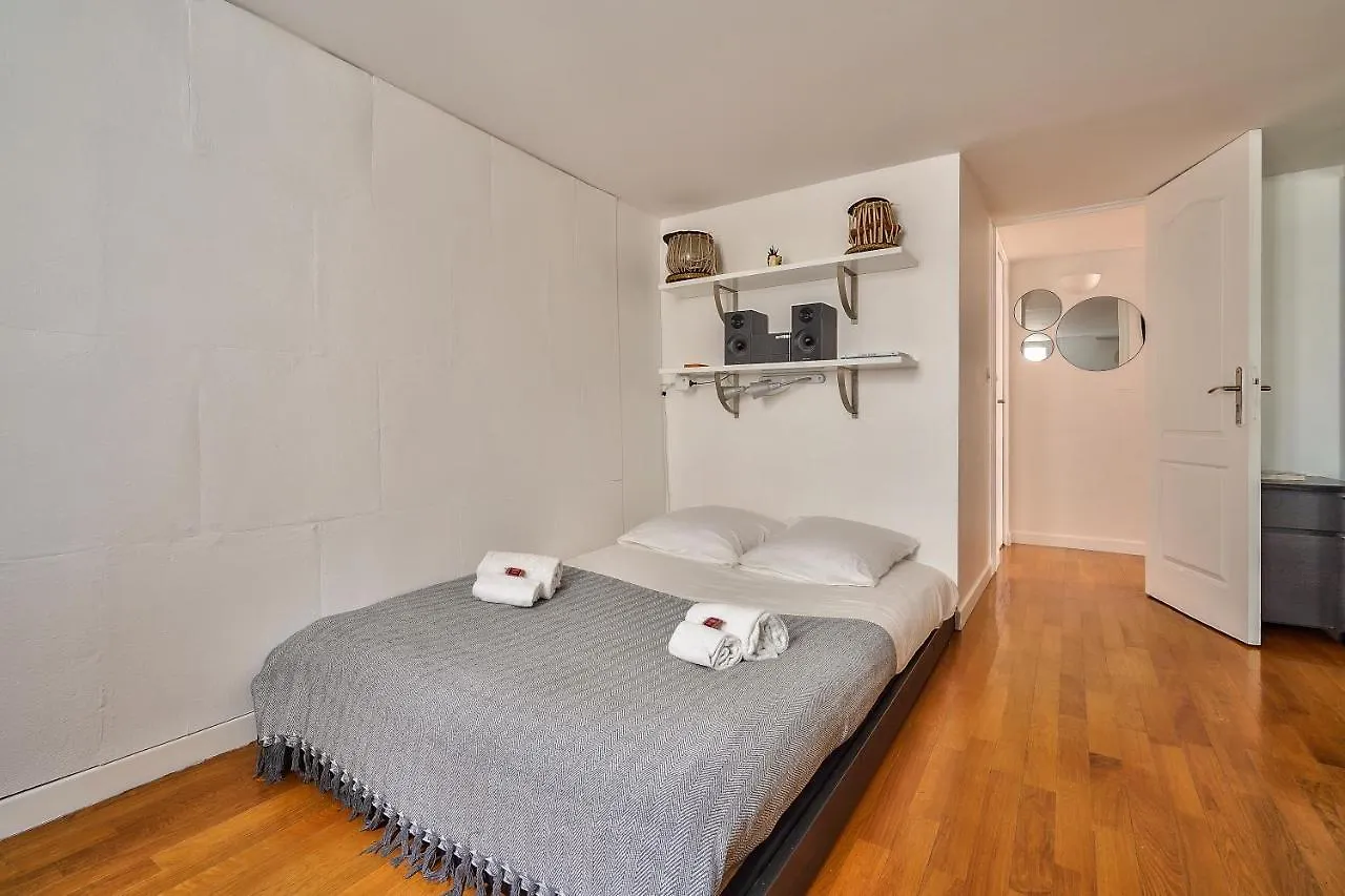 Апартаменты The Perfect Parisian 2 Bdrs Flat At Le Marais Париж