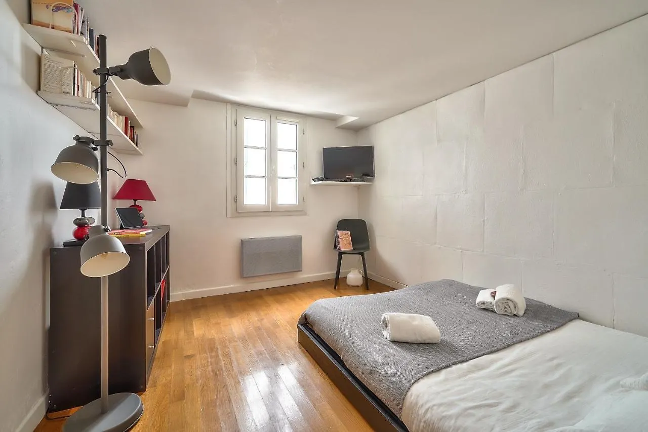 The Perfect Parisian 2 Bdrs Flat At Le Marais Apartment Paris
